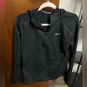 Nike black pullover size medium